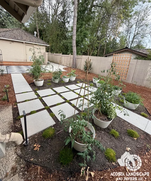 Architectural Hardscape & Modern Courtyard Living in Clyde Hill 